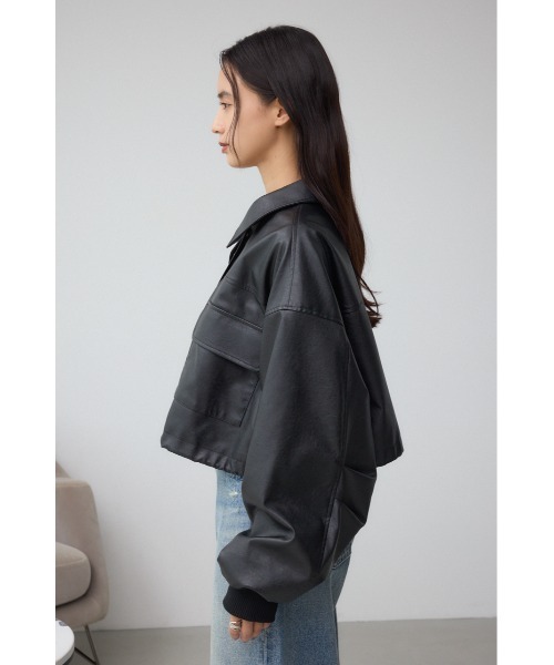 AZUL by moussy(アズールバイマウジー)の「フェイクレザーショートブルゾン(ブルゾン・レディース・ダークブラウン/ブラック・FREE)」の7枚目の写真