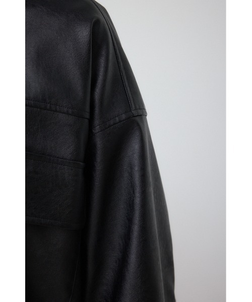 AZUL by moussy(アズールバイマウジー)の「フェイクレザーショートブルゾン(ブルゾン・レディース・ダークブラウン/ブラック・FREE)」の10枚目の写真