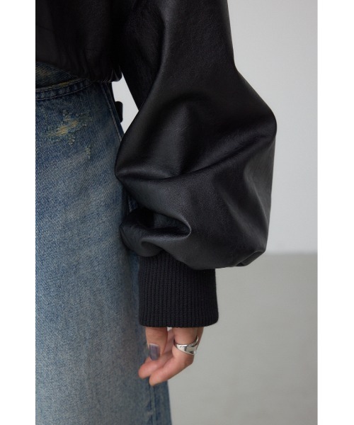 AZUL by moussy(アズールバイマウジー)の「フェイクレザーショートブルゾン(ブルゾン・レディース・ダークブラウン/ブラック・FREE)」の13枚目の写真