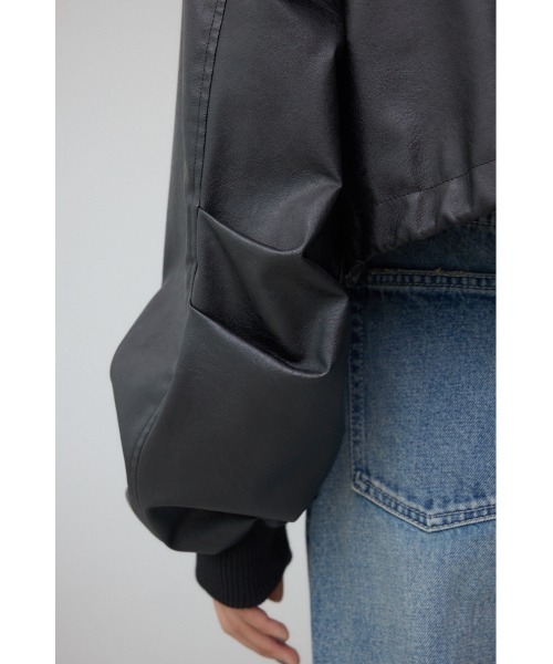 AZUL by moussy(アズールバイマウジー)の「フェイクレザーショートブルゾン(ブルゾン・レディース・ダークブラウン/ブラック・FREE)」の14枚目の写真