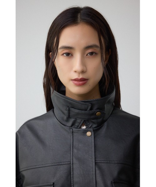 AZUL by moussy(アズールバイマウジー)の「フェイクレザーショートブルゾン(ブルゾン・レディース・ダークブラウン/ブラック・FREE)」の17枚目の写真