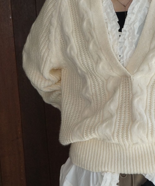 chuclla（チュクラ）の「キーネック ケーブルニットトップ chw25a039（ニット/セーター・レディース・アイボリー/ブラック・FREE）」の6枚目の写真