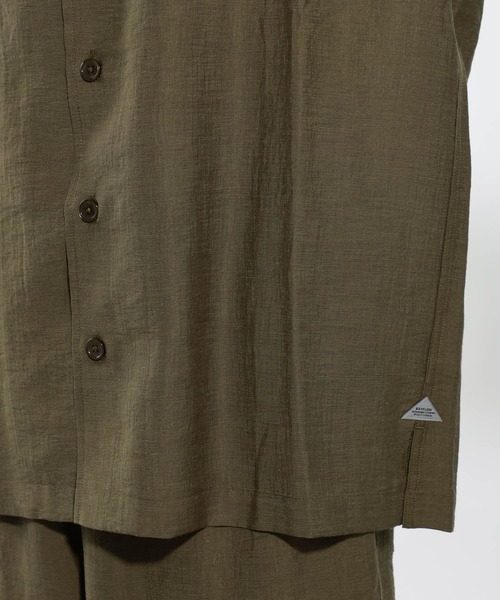 BAYFLOW（ベイフロー）の「[セットアップ可]クールタッチリネン長袖シャツ【接触冷感】（シャツ/ブラウス・メンズ・カーキ/チャコールグレー・MEDIUM/LARGE）」の18枚目の写真