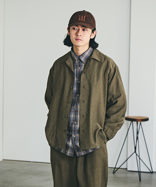 BAYFLOW（ベイフロー）の「[セットアップ可]クールタッチリネン長袖シャツ【接触冷感】（シャツ/ブラウス・メンズ・カーキ/チャコールグレー・MEDIUM/LARGE）」の9枚目の写真