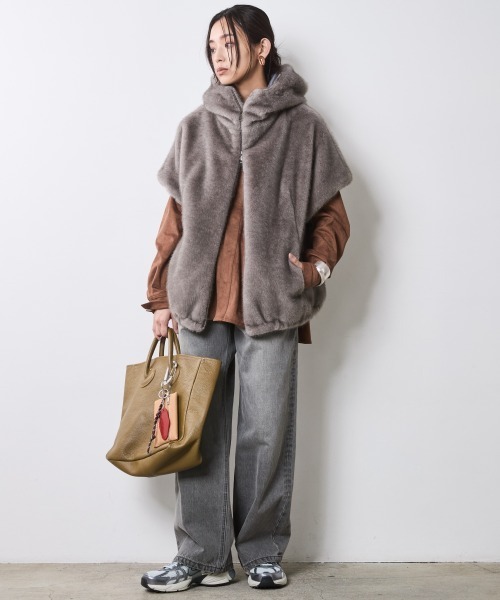 CHIC STYLE（シックスタイル）の「フェイクファーベスト＜大きいサイズ有＞シックスタイル（ベスト・レディース・ブラウン系/グレー系・M/L/LL/3L/4L/5L）」の5枚目の写真