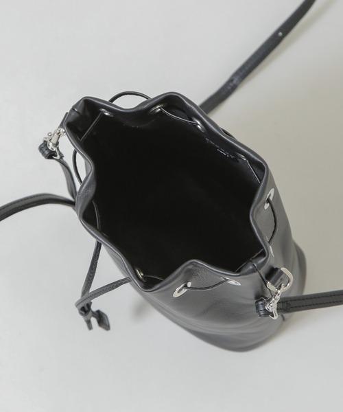 NANO universe（ナノユニバース）の「ITTI/別注 DRAWSTRING POUCH（ショルダーバッグ・メンズ・ブラック・FREE）」の9枚目の写真