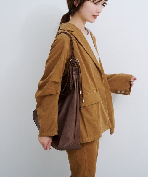 Kastane(カスタネ)の「【A4サイズ/2WAY】B アシメレザーBAG(ショルダーバッグ・レディース・ブラック/ベージュ/ブラウン・FREE)」の8枚目の写真