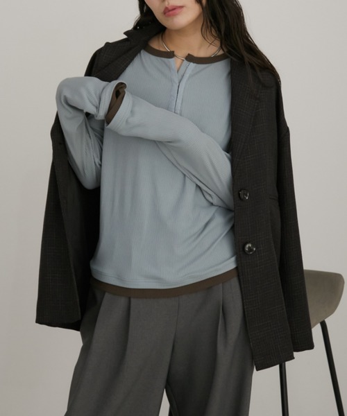 Aunt Marie's(アントマリーズ)の「フロントホックヘンリーネックトップス(Tシャツ/カットソー・レディース・ブラウン/ブラック/ブルー・FREE)」の21枚目の写真
