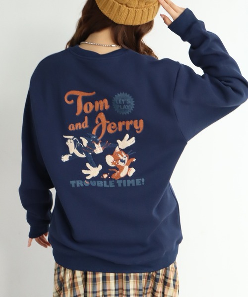 Tom＆Jerry（トムアンドジェリー）の「【Tom & Jerry/トム & ジェリー】アートワークデザイン 裏起毛 サガラワッペン クルーネック ロングスリーブ スウェット トレーナー（スウェット・レディース・ブラック/グレー系その他/サックスブルー/ブラック系その他2/クリーム/杢グレー/ブルー/ブラック系その他/ベージュ系その他3/オートミール/スミクロ/ブラック系/ネイビー/グレー系その他2/ベージュ系その他/ベージュ系その他2/ホワイト/ブラック系1・M/L）」の16枚目の写真