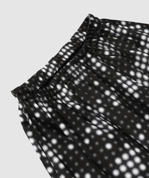 ANREALAGE（アンリアレイジ）の「LED CHECK SKIRT（スカート・レディース・ブラック/レッド・38/36）」の4枚目の写真