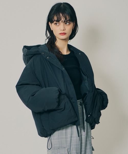 REDYAZEL(レディアゼル)の「フラップポケットファイバーダウンジャケット(ダウンジャケット/コート・レディース・オフホワイト/ブラウン系その他/グレー系その他/ブラック/ブラウン/ライトグレー・FREE)」の3枚目の写真