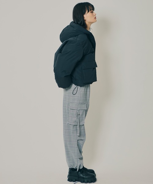 REDYAZEL(レディアゼル)の「フラップポケットファイバーダウンジャケット(ダウンジャケット/コート・レディース・オフホワイト/ブラウン系その他/グレー系その他/ブラック/ブラウン/ライトグレー・FREE)」の11枚目の写真