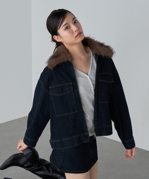 RAY CASSIN(レイカズン)の「ファー衿取り外しデニムブルゾン / Gジャン(ブルゾン・レディース・ネイビー/ブルー/ブラウン・FREE)」の2枚目の写真