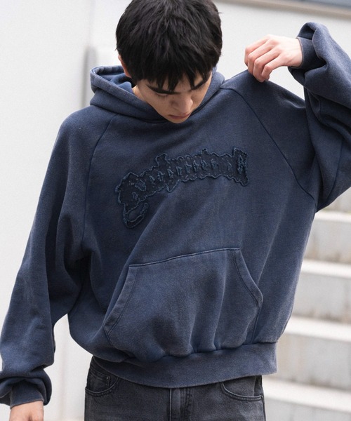 WEGO(ウィゴー)の「WEGO/ショートグラフィックプルパーカー(パーカー・メンズ・ブラック系その他/ピンク/ネイビー・LARGE/MEDIUM)」の2枚目の写真