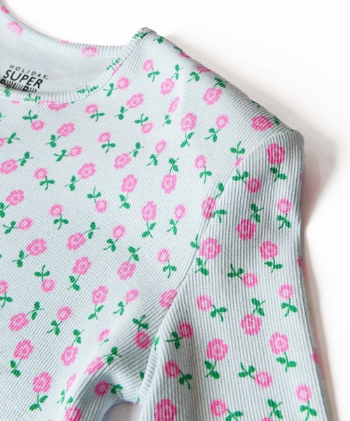 HOLIDAY（ホリデイ）の「SUPER RIB PADDED SHOULDER CREW-NECK L/S TOPS (FLOWER) スーパーリブパディッドショルダークルーネックロングスリーブトップス (フラワー)（Tシャツ/カットソー・レディース・チャコールグレー/ブルー・ONE SIZE）」の7枚目の写真