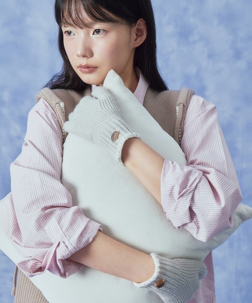 ROCKFISH WEATHERWEAR（ロックフィッシュウェザーウェア）の「NEW WOOLY SHORT GLOVES（手袋・レディース・ベージュ/マスタード/キャメル/グレー/グレイッシュベージュ/ブルー・FREE）」の10枚目の写真