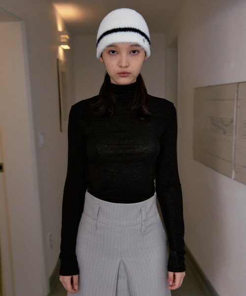SINOON(シヌーン)の「RAW EDGE TURTLE NECK(BLACK)(Tシャツ/カットソー・レディース・ブラック・FREE)」の1枚目の写真