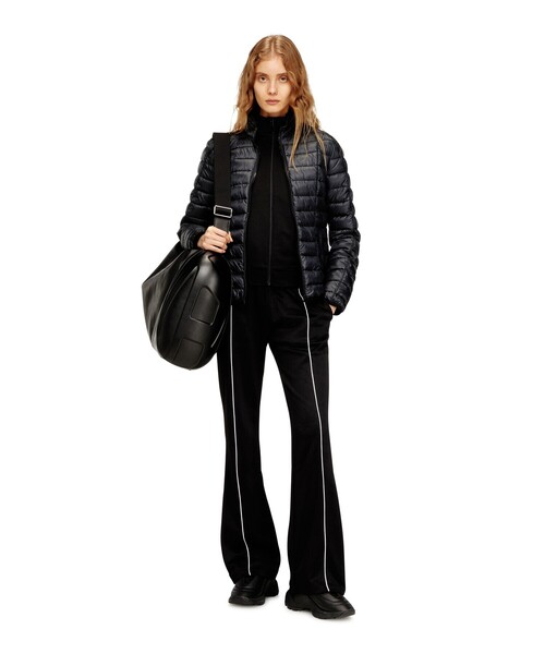 DIESEL（ディーゼル）の「ウィメンズ パファージャケット W-PILOT-FEM-WRD（ブルゾン・レディース・ブラック・38/40/42）」の4枚目の写真