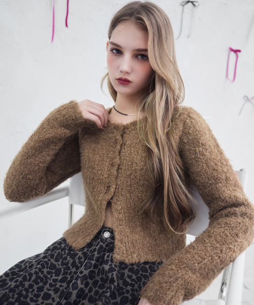 Vivacious(ビバシャス)の「La Pong Crop Cardigan_6Colors(カーディガン/ボレロ・レディース・アイボリー/グレー/ブラウン/ピンク/スカイブルー/チャコール・FREE)」の7枚目の写真