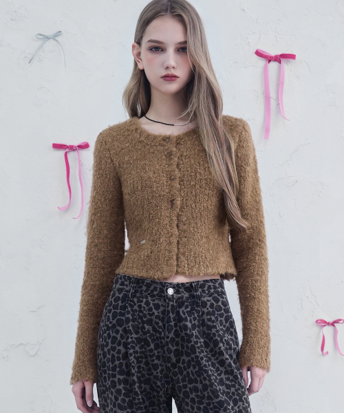 Vivacious(ビバシャス)の「La Pong Crop Cardigan_6Colors(カーディガン/ボレロ・レディース・アイボリー/グレー/ブラウン/ピンク/スカイブルー/チャコール・FREE)」の8枚目の写真