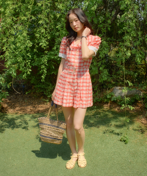 SALON DE YOHN(サロンドヨーン)の「Vintage Collar Jumpsuit_ Red(つなぎ/オールインワン・レディース・その他・SMALL/MEDIUM)」の3枚目の写真