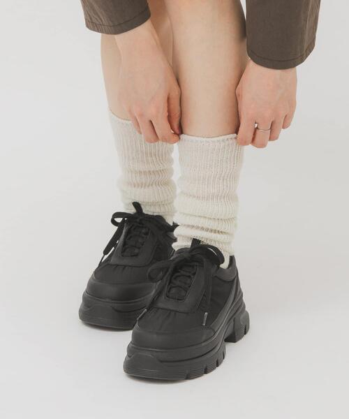 KBF（ケイビーエフ）の「ギャザーデザインスニーカー（スニーカー・レディース・ブラック・36/37/38）」の3枚目の写真