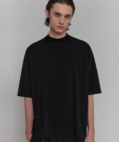 DGNAK(ディグナク)の「スクエアクルーネックTシャツ(ブラック) PF1TS0505(Tシャツ/カットソー・メンズ・ブラック・MEDIUM/LARGE)」の2枚目の写真