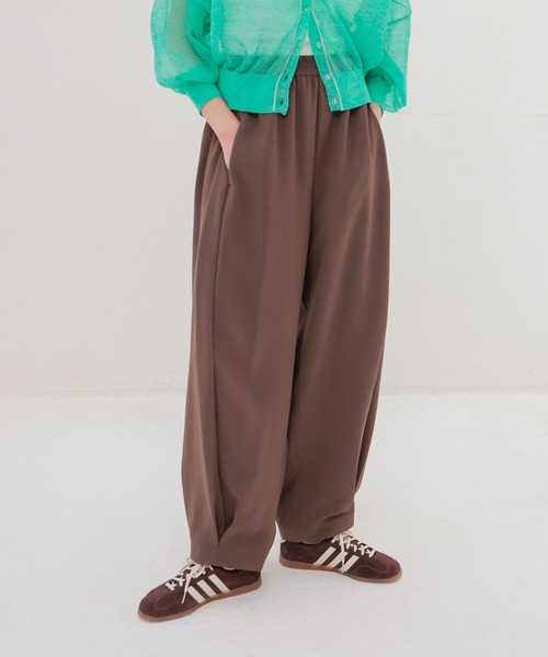 DRESSLAVE（ドレスレイブ）の「tuck bubble pants(タックバブルパンツ)（その他パンツ・レディース・ブラック/ブラウン・36/38）」の3枚目の写真