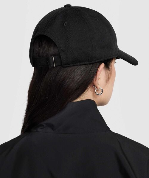 NIKE(ナイキ)の「ナイキ クラブ アンストラクチャード キャップ / Nike Club Unstructured Cap FZ5698-010 Black(キャップ・メンズ・ブラック・M/L/S/M/L/XL)」の3枚目の写真