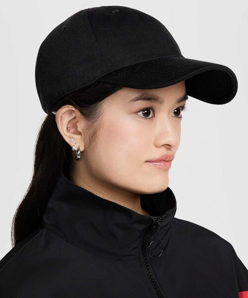 NIKE(ナイキ)の「ナイキ クラブ アンストラクチャード キャップ / Nike Club Unstructured Cap FZ5698-010 Black(キャップ・メンズ・ブラック・M/L/S/M/L/XL)」の5枚目の写真