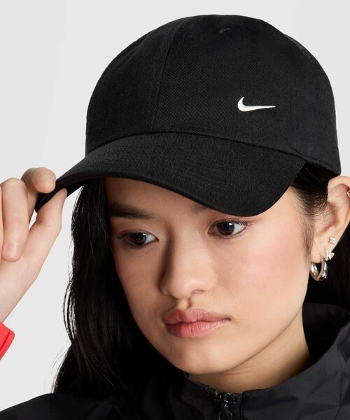 NIKE(ナイキ)の「ナイキ クラブ アンストラクチャード キャップ / Nike Club Unstructured Cap FZ5698-010 Black(キャップ・メンズ・ブラック・M/L/S/M/L/XL)」の7枚目の写真