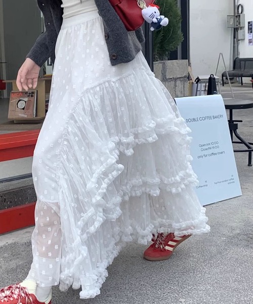 meJane(ミージェーン)の「小花柄フリルチュール ロングスカート(スカート・レディース・ホワイト・L/M)」の1枚目の写真