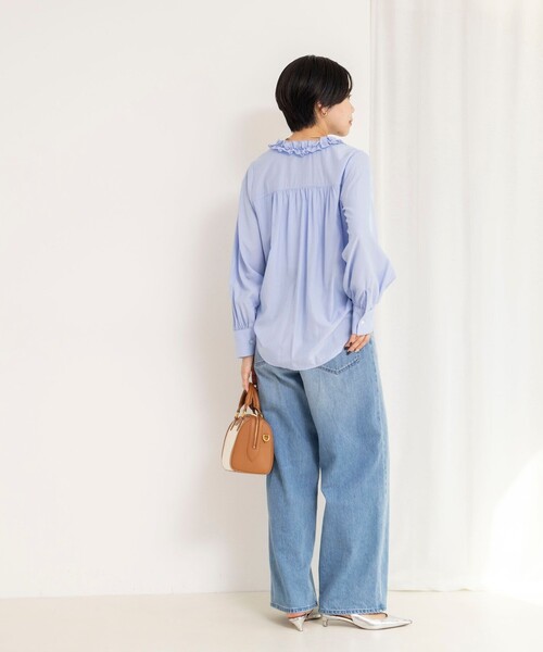 NOLLEY’S（ノーリーズ）の「ウォッシャブルフロントフリルVネックブラウス（シャツ/ブラウス・レディース・サックスブルー/ホワイト・38）」の7枚目の写真