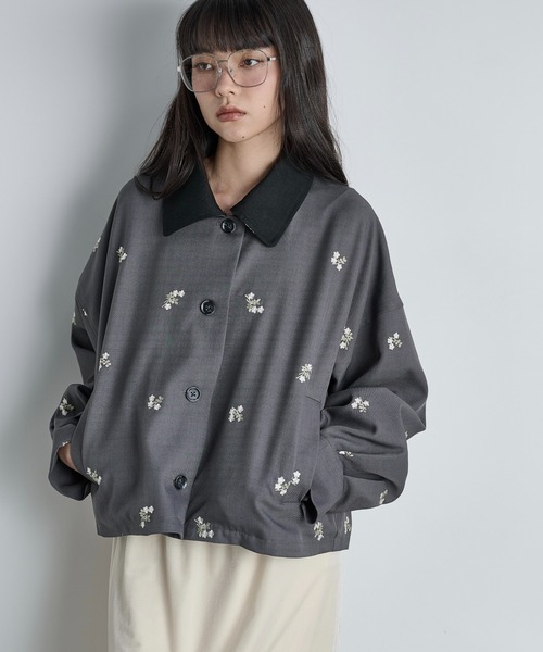 THE YOn（ザヨン）の「コントラストカラーエンブロイダリーフローラル