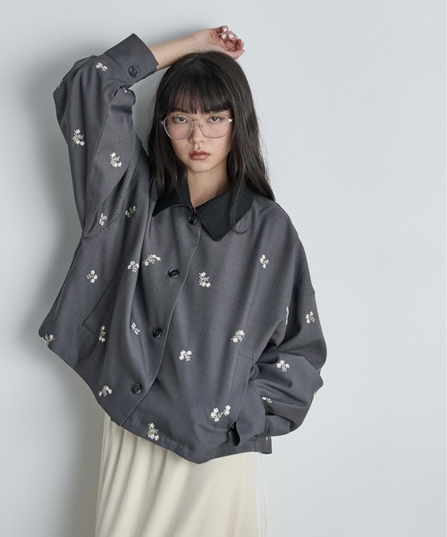 THE YOn（ザヨン）の「コントラストカラーエンブロイダリーフローラル