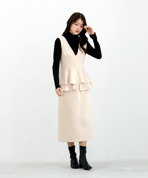 White Collection(ホワイトコレクション)の「【 リラクシーに映える 】 ハイストレッチライトポンチ・ペプラムレイヤードストレートスカート(スカート・レディース・ブラック/ライトベージュ/ネイビー・S/M/L)」の5枚目の写真