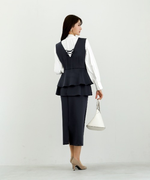 White Collection(ホワイトコレクション)の「【 リラクシーに映える 】 ハイストレッチライトポンチ・ペプラムレイヤードストレートスカート(スカート・レディース・ブラック/ライトベージュ/ネイビー・S/M/L)」の12枚目の写真