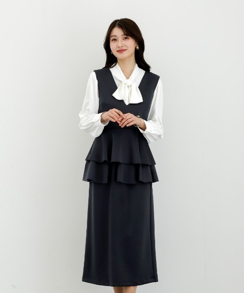 White Collection(ホワイトコレクション)の「【 リラクシーに映える 】 ハイストレッチライトポンチ・ペプラムレイヤードストレートスカート(スカート・レディース・ブラック/ライトベージュ/ネイビー・S/M/L)」の13枚目の写真