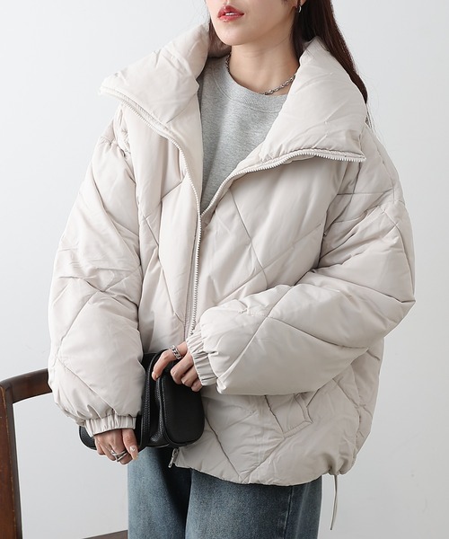 COLONY 2139（コロニートゥーワンスリーナイン）の「ダイヤキルト中綿BIGカラーブルゾン（ブルゾン・レディース・オフホワイト/ブラック・FREE）」の3枚目の写真