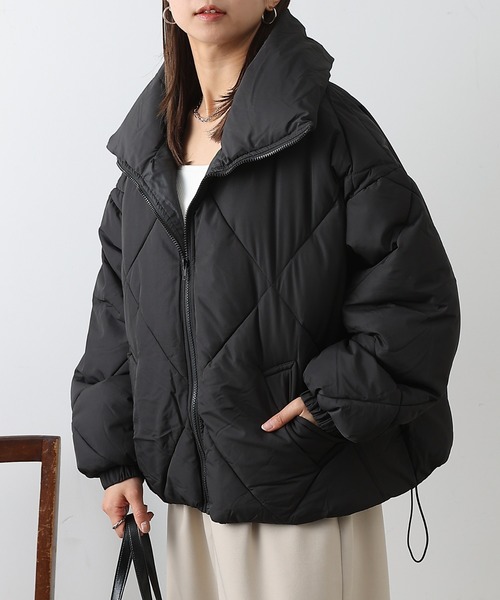 COLONY 2139（コロニートゥーワンスリーナイン）の「ダイヤキルト中綿BIGカラーブルゾン（ブルゾン・レディース・オフホワイト/ブラック・FREE）」の11枚目の写真