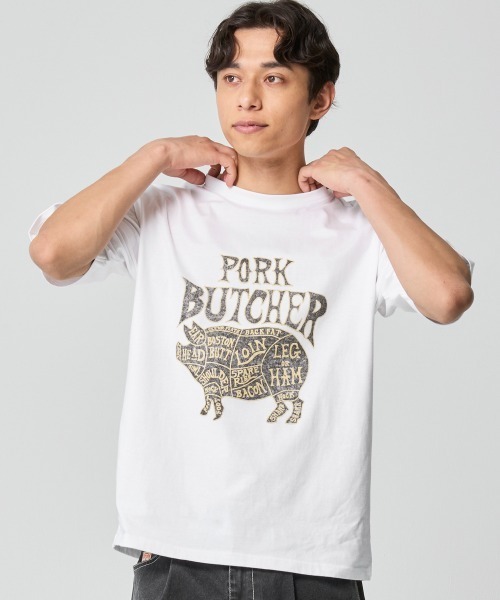 KRIFF MAYER(クリフメイヤー)の「プリント半袖T(ポーク)(Tシャツ/カットソー・メンズ・オフホワイト/レッド/チャコール/ネイビー・MEDIUM/LARGE/X-LARGE)」の1枚目の写真