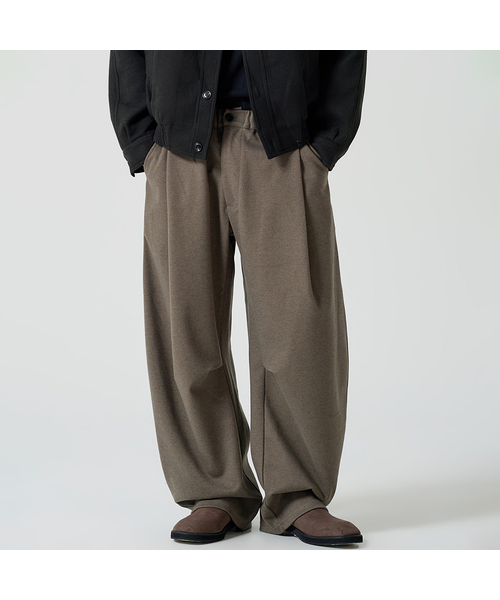 OWSA(オウサ)の「裏起毛ピンタックワイドパンツ(その他パンツ・メンズ・ブラック/ダークブラウン/ベージュ/グレー・MEDIUM/LARGE/X-LARGE)」の4枚目の写真