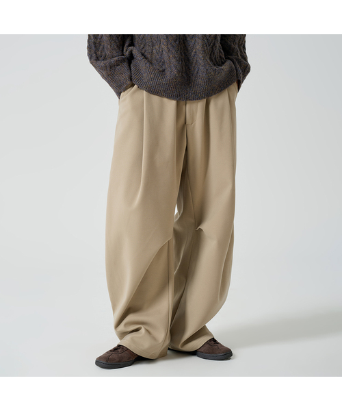 OWSA(オウサ)の「裏起毛ピンタックワイドパンツ(その他パンツ・メンズ・ブラック/ダークブラウン/ベージュ/グレー・MEDIUM/LARGE/X-LARGE)」の1枚目の写真