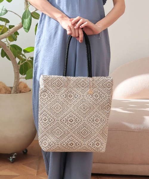 T・S・L（ティーエスエル）の「エスニック柄トートバッグ【詳細動画あり】（トートバッグ・レディース・ブラック/サックスブルー/ベージュ・FREE）」の13枚目の写真