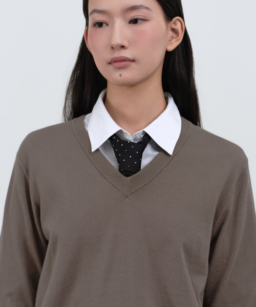 MUSINSA STANDARD WOMAN（ムシンサスタンダードウーマン）の「ウィメンズエッセンシャルVネックニット[トープ]（ニット/セーター・レディース・その他・X-SMALL/SMALL/MEDIUM/LARGE）」の4枚目の写真