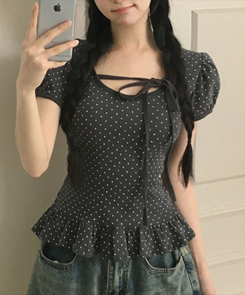 SHEPP(シープ)の「【半袖】フロントオープン風ドット柄ペプラムフリルカットソー(Tシャツ/カットソー・レディース・ブラック/アイボリー/グレー・L/M/S)」の11枚目の写真