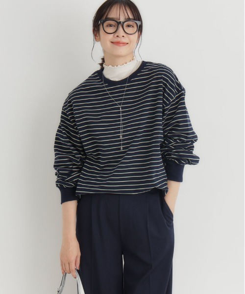 Right-on（ライトオン）の「【HONEYSUCKLE ROSE】マルチボーダーロングTシャツ (トレンドデザイン / リラックスフィット / 通気性抜群 / カジュアルシック)（その他トップス・レディース・ライトベージュ/ダークグリーン/ブラウン・M/L）」の4枚目の写真