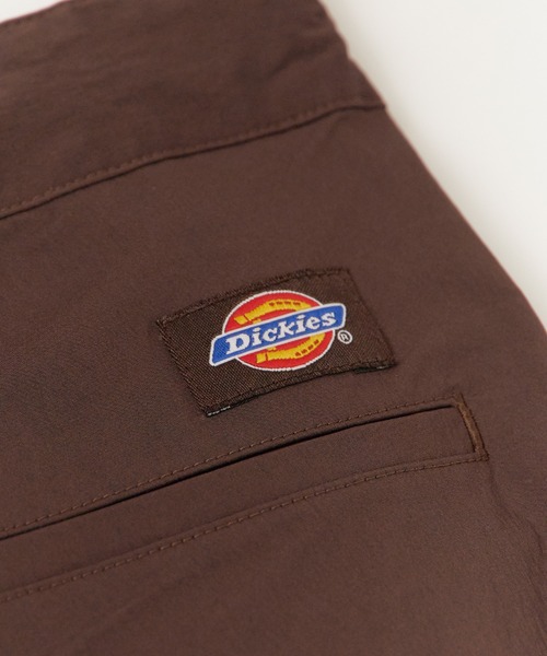 WHITE MOUNTAINEERING(ホワイトマウンテニアリング)の「White Mountaineering/ホワイトマウンテニアリング × Dickies/ディッキーズ WM×Dickies 2 TUCK PANTS ブランドタグ フロントフライ 2タックパンツ 2026年 夏 夏服 秋服(チノパンツ・メンズ・ブラウン/ブラック・3/2/1)」の9枚目の写真