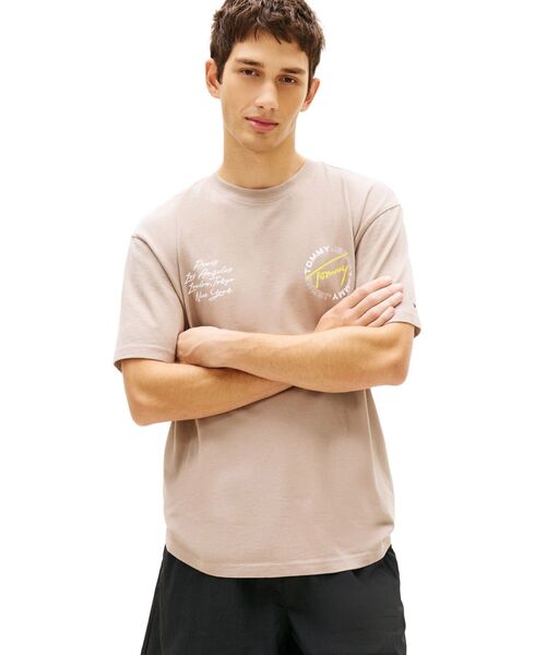 tommy jeans(トミー ジーンズ)の「サインサークルリラックスショートスリーブTシャツ(Tシャツ/カットソー・メンズ・ホワイト/グリーン/マルチ/グレー・LARGE/X-LARGE/MEDIUM/X-SMALL/SMALL)」の2枚目の写真