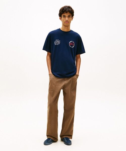 tommy jeans(トミー ジーンズ)の「サインサークルリラックスショートスリーブTシャツ(Tシャツ/カットソー・メンズ・ホワイト/グリーン/マルチ/グレー・LARGE/X-LARGE/MEDIUM/X-SMALL/SMALL)」の6枚目の写真